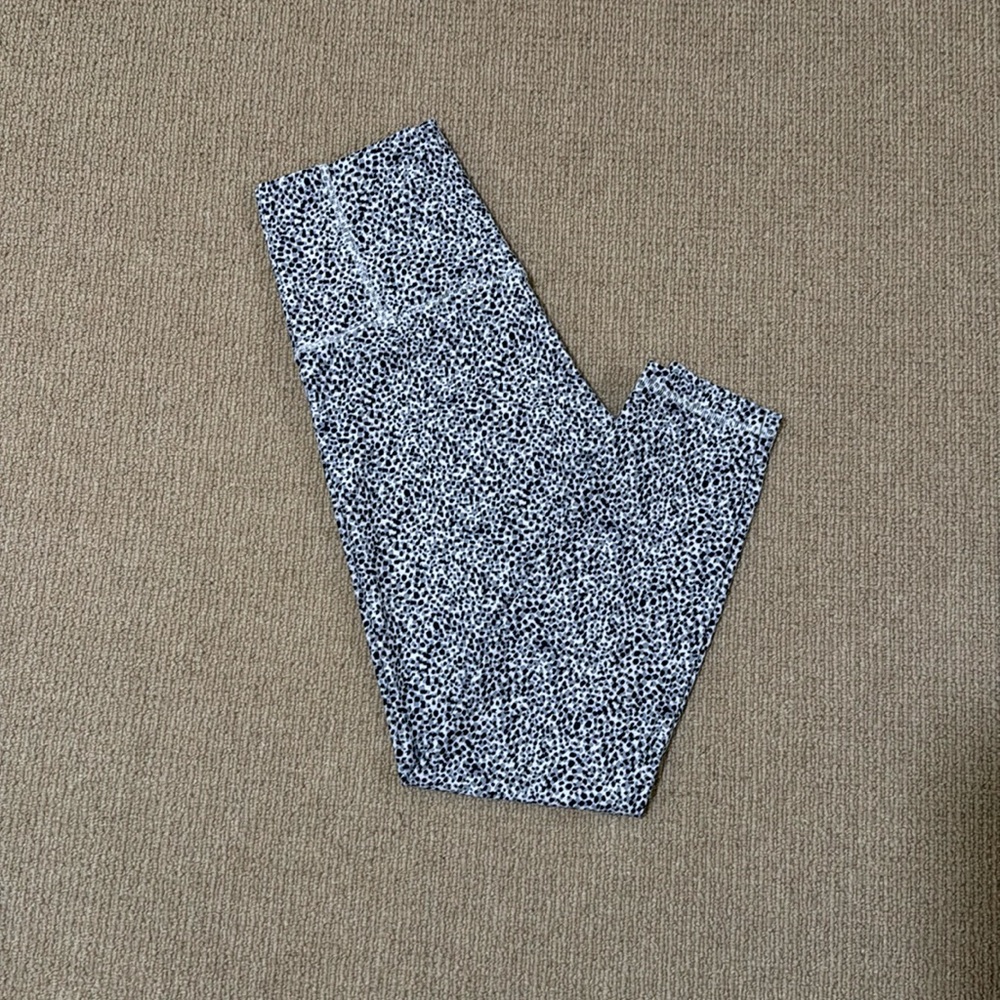 Old Navy Powersoft Extra High Rise Leggings- size medium